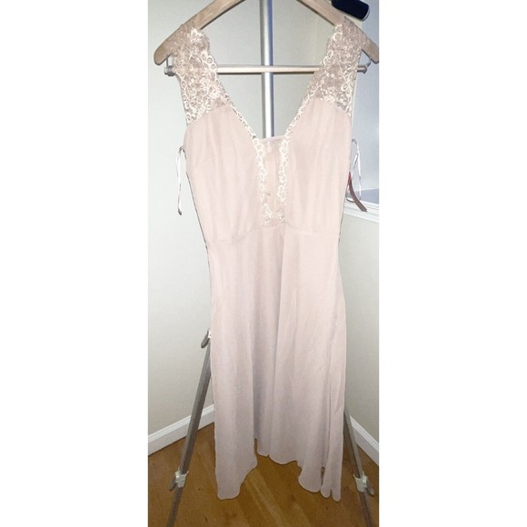 NWT Vintage Elise Ryan 1950's  Long Nightgown w/Pleated Bodice & Lace. Size 8 - Picture 1 of 7